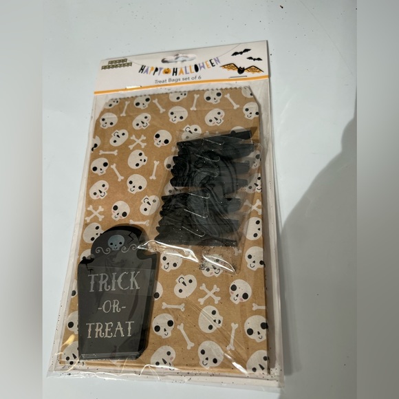 Party Partners Tumbstone Halloween Trick or Treat Bags Set of 6 - Picture 3 of 8